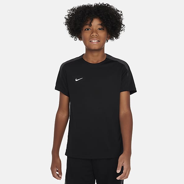 Ninos Ajuste slim Negro Manga corta. Nike US